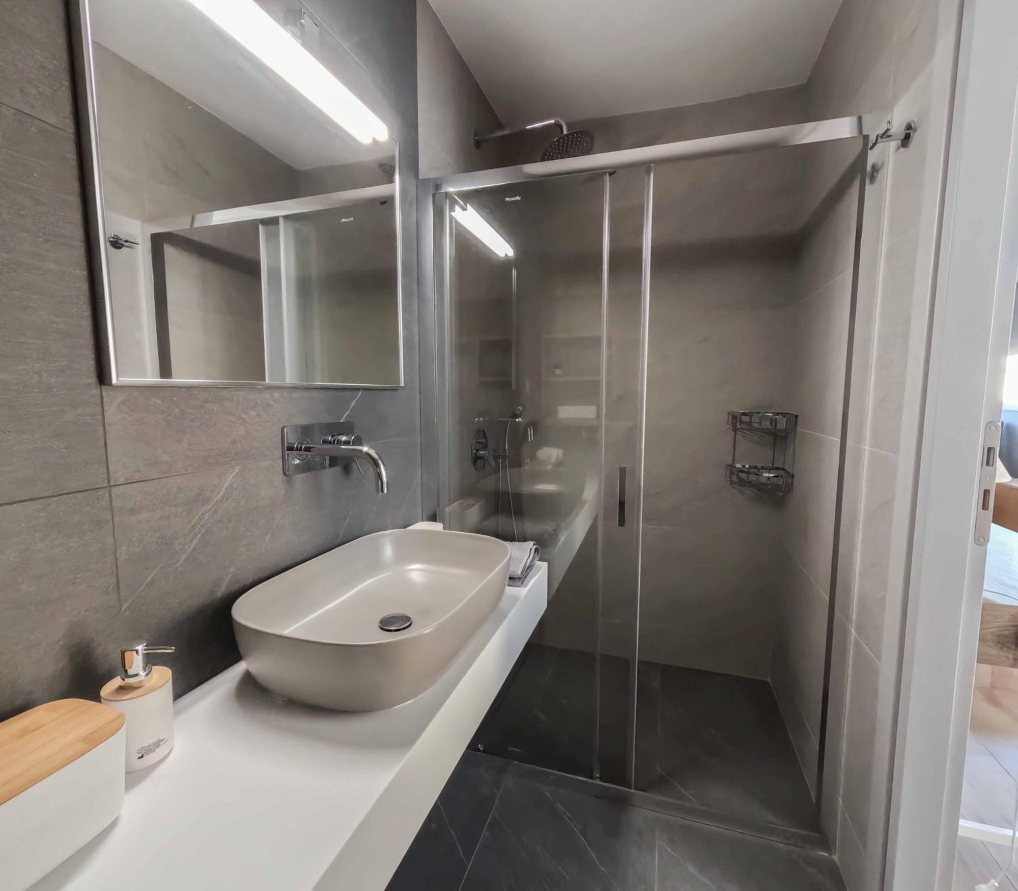 Geofan Penthouse I *